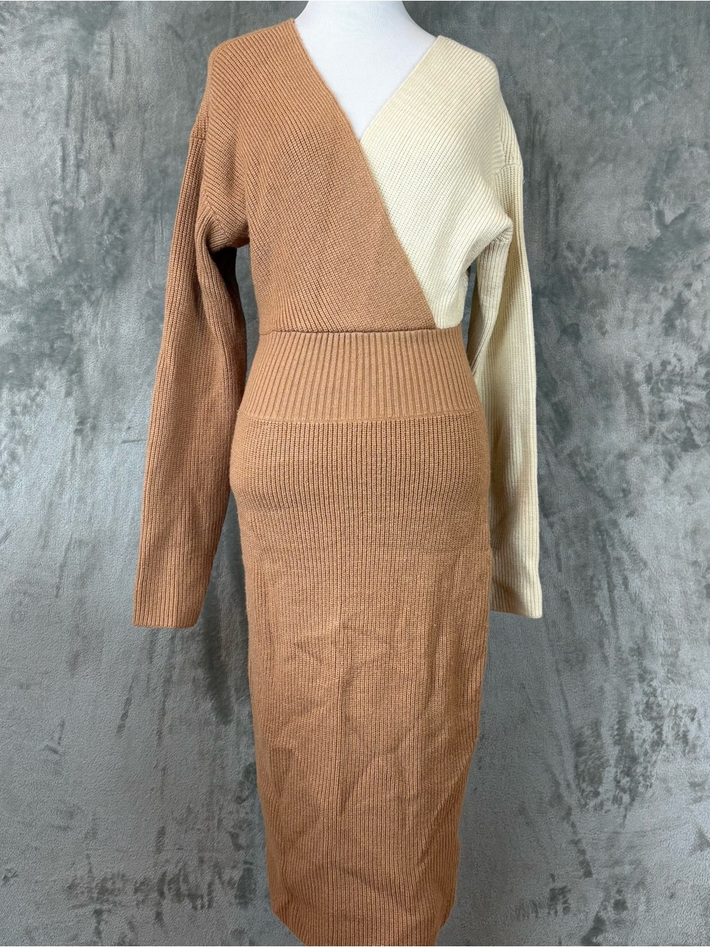 Express Ribbed V-Neck Surplice MIDI Sweater Dress Wmn’s S